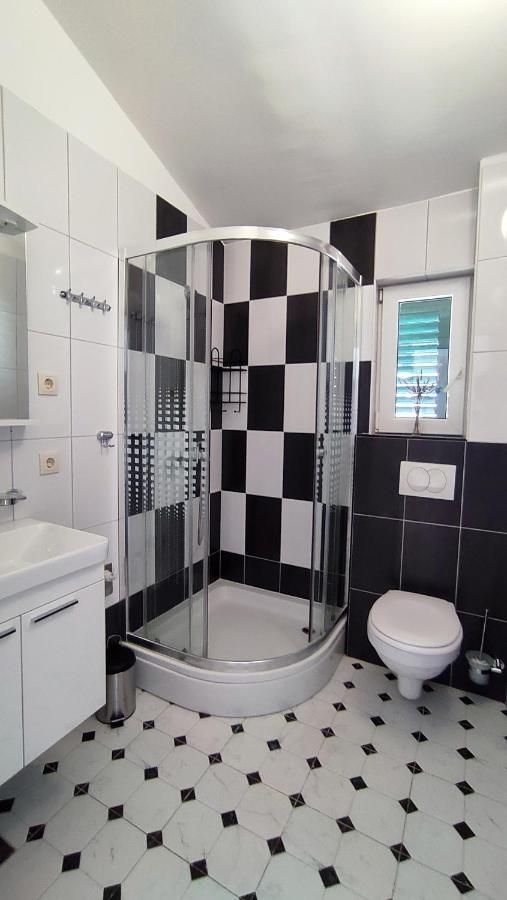 Apartmani Bodo Drvenik  Exterior photo